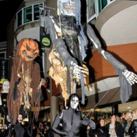 Halloween Entertainment: Giant Skeletons